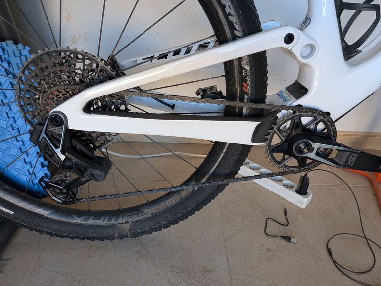 Scott Spark RC Team 2023 2023 Mountainbike usato, Bianco — immagine 3 di 6