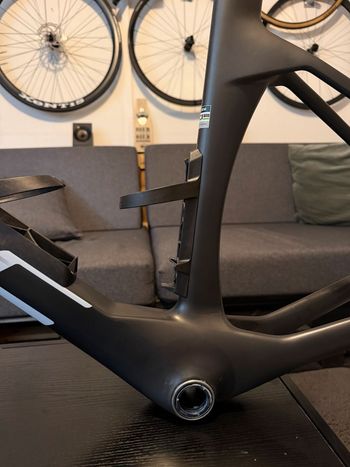 Used BMC Teammachine R 01 MOD 2024 Frameset 2024 Road & Gravel, Black — image 2 of 12