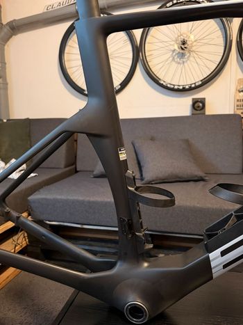 Used BMC Teammachine R 01 MOD 2024 Frameset 2024 Road & Gravel, Black — image 9 of 12