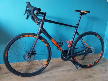 Used CUBE ATTAIN PRO 2022 2022 Road & Gravel