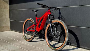 Specialized Turbo Levo 2020 2020 Mountainbike usato, Rosso — immagine 2 di 9