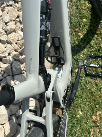 Used Cannondale Moterra Shimano Deore XT 2024 Mountainbike, Light Gray, Mixed — image 8 of 21