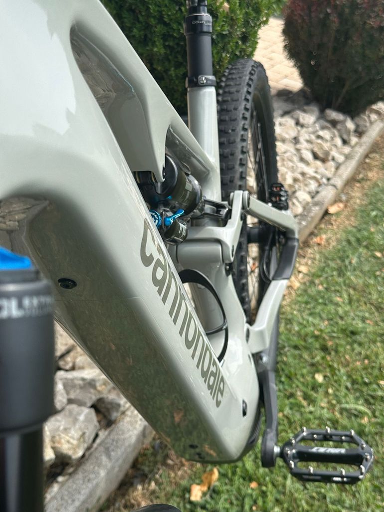 Used Cannondale Moterra Shimano Deore XT 2024 Mountainbike, Light Gray, Mixed — image 16 of 22