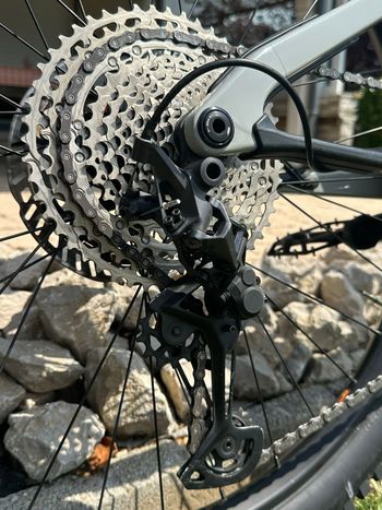 Used Cannondale Moterra Shimano Deore XT 2024 Mountainbike, Light Gray, Mixed — image 6 of 22