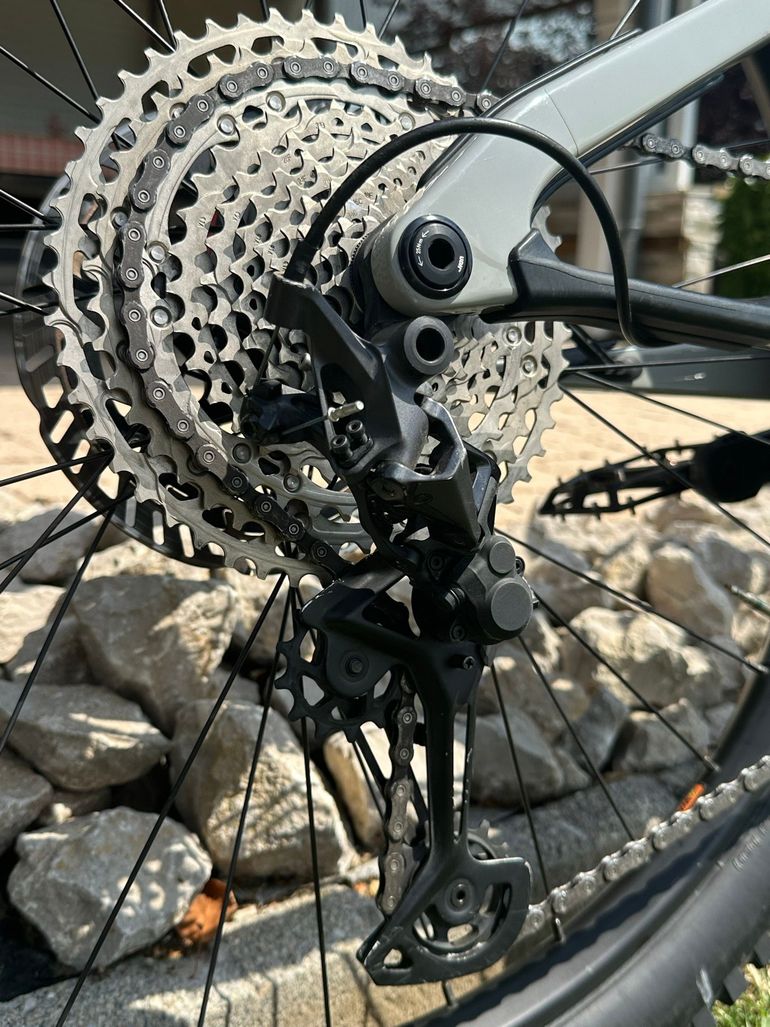Used Cannondale Moterra Shimano Deore XT 2024 Mountainbike, Light Gray, Mixed — image 6 of 22