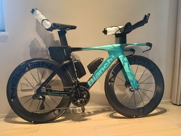 Bianchi Aquila RC Dura Ace Di2 4IIII Pwm 2026 2026 Road & Gravel usato