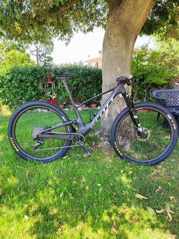 Tweedehands Scott Spark RC Team 2022 2022 Mountainbike — afbeelding 2 van 8