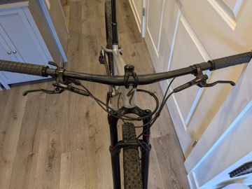 Used Specialized Rockhopper Expert 2025 2025 Mountainbike, Light Gray, 27.5, 29 — image 6 of 14