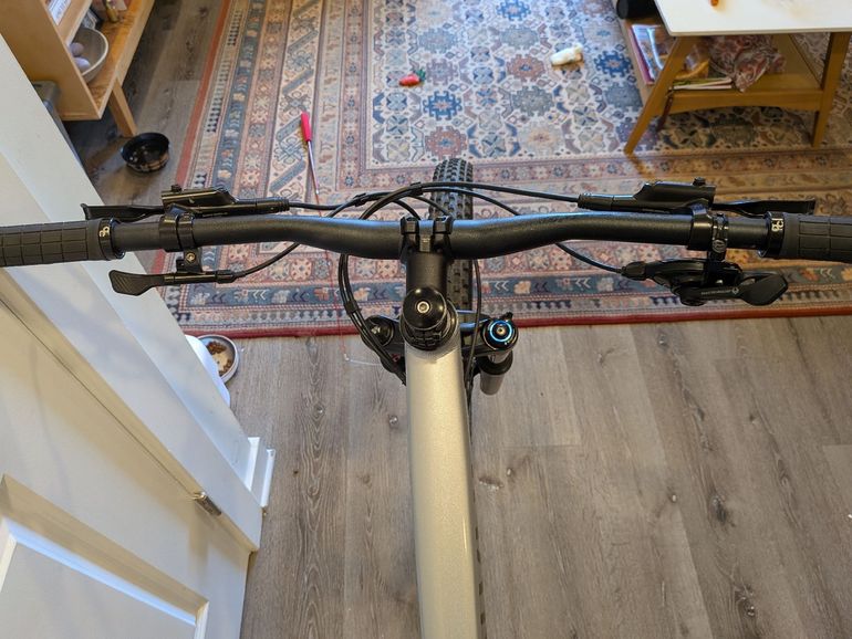 Used Specialized Rockhopper Expert 2025 2025 Mountainbike, Light Gray, 27.5, 29 — image 8 of 14