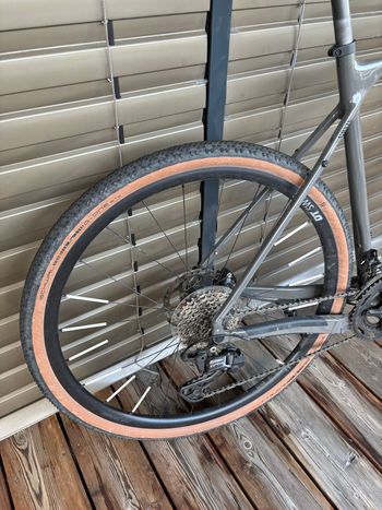 Używany Canyon Grizl 7 2024 2024 Road & Gravel — zdjęcie 5 z 10