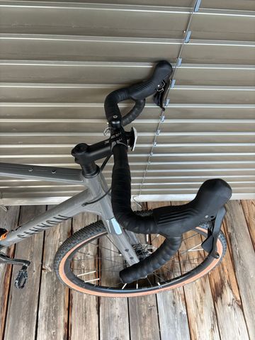 Used Canyon Grizl 7 2024 2024 Road & Gravel, Light Gray — image 7 of 10