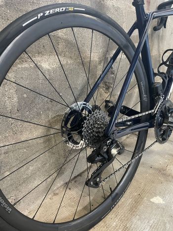 Brugt Trek Emonda Shimano Dura Ace Di2 2024 Road & Gravel — billede 3 af 4