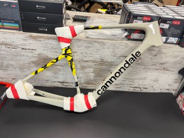 Cannondale SuperSix EVO Frameset 2027 Road & Gravel d'occasion — image 2 sur 9