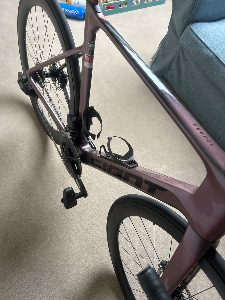 Giant Propel Advanced 1 2023 2023 Road & Gravel usato, Viola — immagine 6 di 8