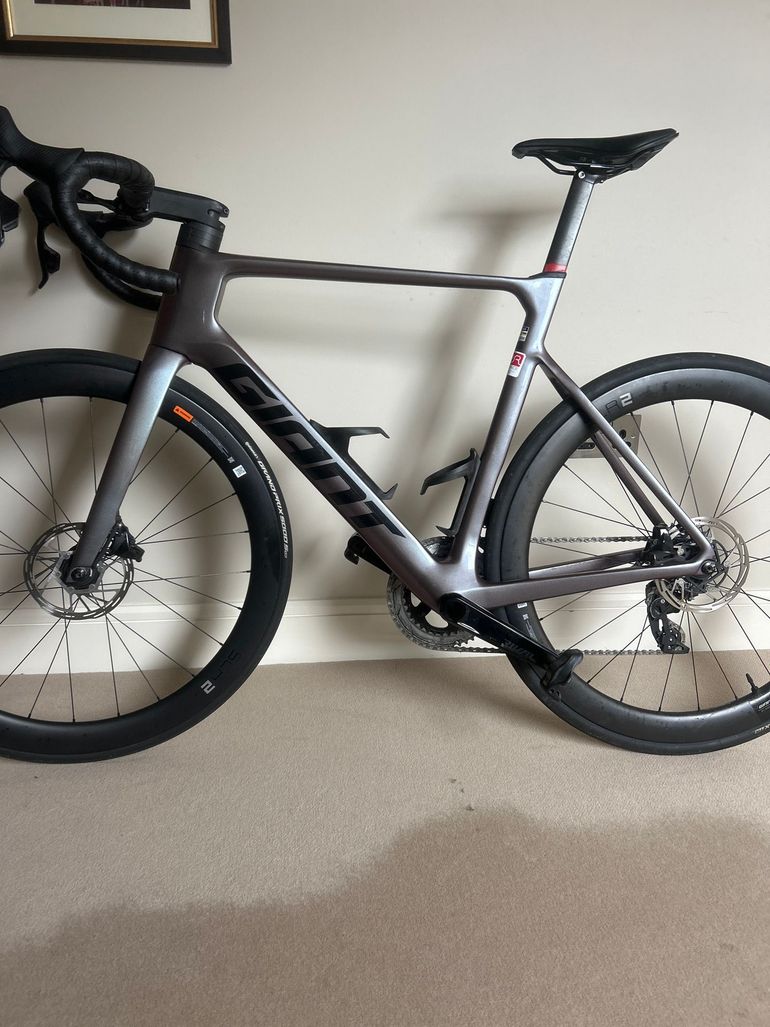 Giant Propel Advanced 1 2023 2023 Road & Gravel usato, Viola — immagine 2 di 8