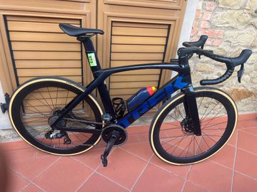 Trek Madone SL 7 AXS 2022 2022 Road & Gravel usato