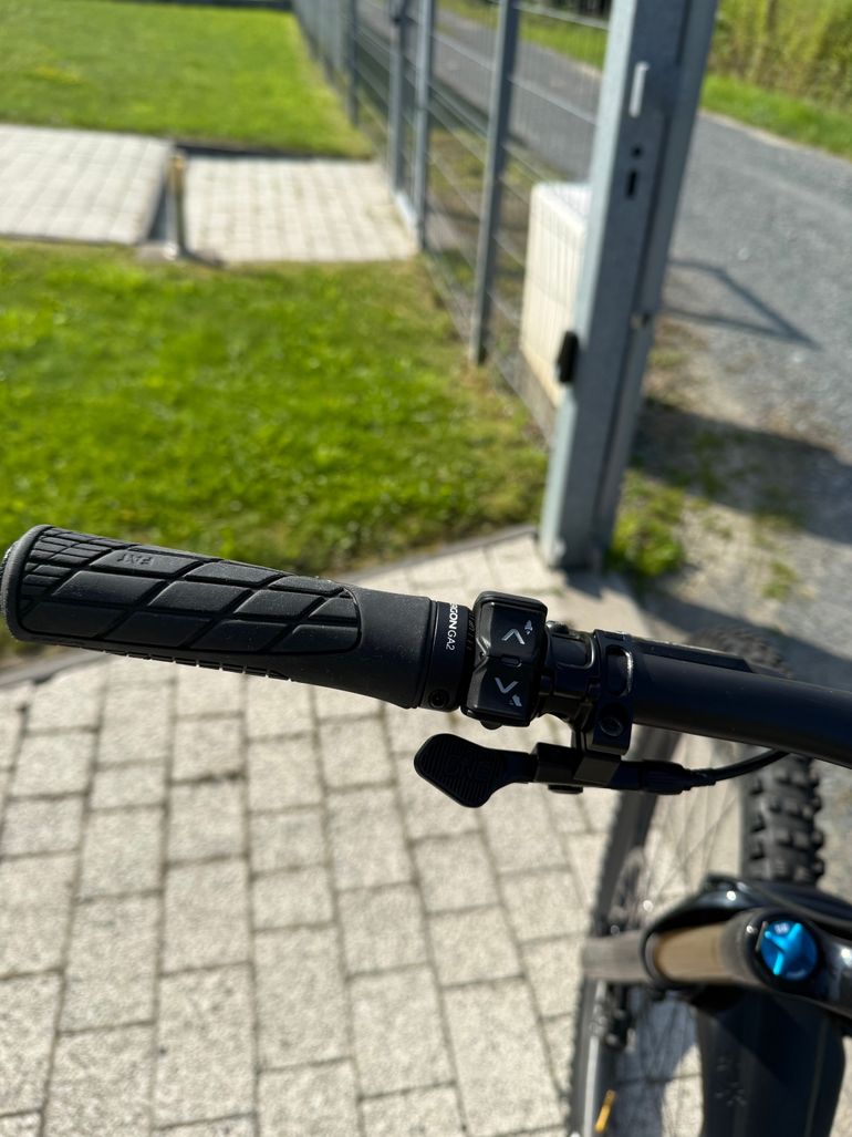 Used UNNO MITH Pro 2025 2025 Mountainbike, Black, 29, 27.5 — image 9 of 18