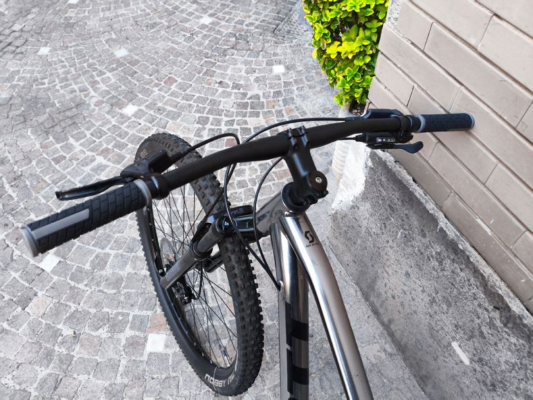 Used Scott Aspect Shimano CUES 2021 Mountainbike, Light Gray — image 4 of 9