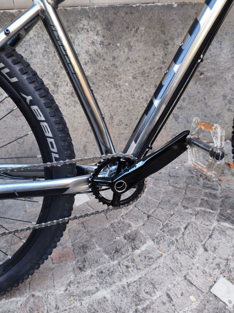 Used Scott Aspect Shimano CUES 2021 Mountainbike, Light Gray — image 2 of 9