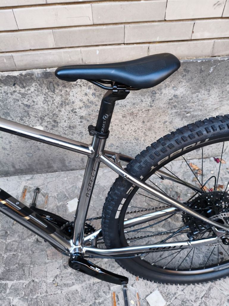 Used Scott Aspect Shimano CUES 2021 Mountainbike, Light Gray — image 8 of 9