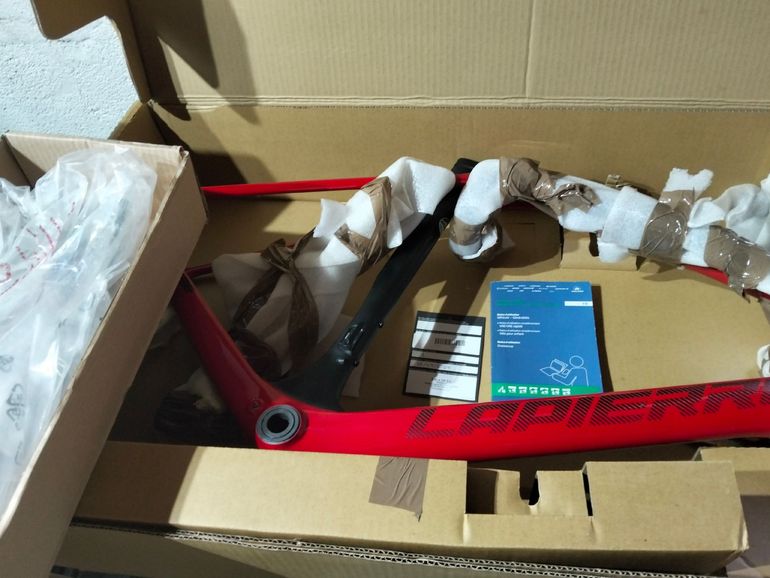 Used Lapierre Aircode DRS 8.0 2024 Frameset 2024 Road & Gravel, Red — image 9 of 10