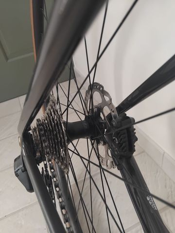 Używany Scott Addict 20 2023 2023 Road & Gravel — zdjęcie 19 z 21