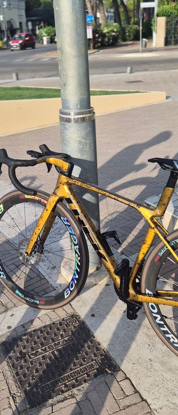 Trek Madone Shimano Dura Ace Di2 2025 Road & Gravel de segunda mano
