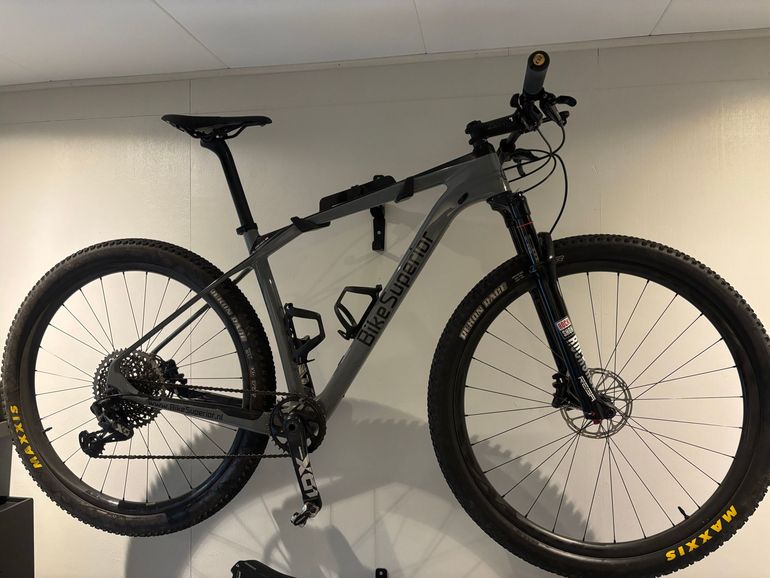 Used Bikesuperior Custom SRAM X01 Eagle 2019 Mountainbike, Light Gray — image 3 of 3