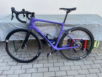 Gebrauchtes Giant Defy Advanced 2023 2023 Road & Gravel, Violett — Bild 1 von 5