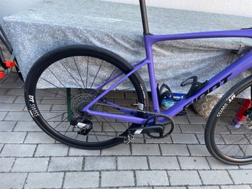 Gebrauchtes Giant Defy Advanced 2023 2023 Road & Gravel, Violett — Bild 5 von 5