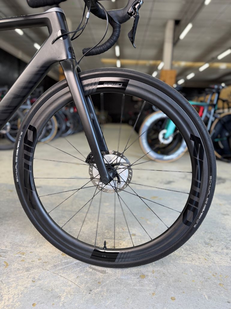 Brugt Canyon Ultimate CF SL Disc 8.0 2020 2020 Road & Gravel — billede 4 af 21