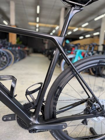 Canyon Ultimate CF SL Disc 8.0 2020 2020 Road & Gravel usato, Nero — immagine 18 di 21