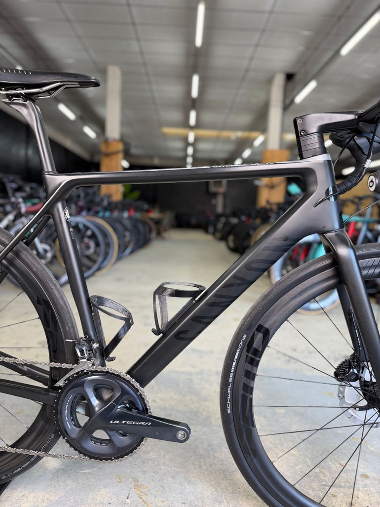 Brugt Canyon Ultimate CF SL Disc 8.0 2020 2020 Road & Gravel — billede 10 af 21