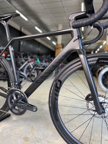 Canyon Ultimate CF SL Disc 8.0 2020 2020 Road & Gravel usato, Nero — immagine 5 di 21