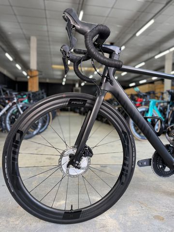 Canyon Ultimate CF SL Disc 8.0 2020 2020 Road & Gravel usato, Nero — immagine 15 di 21