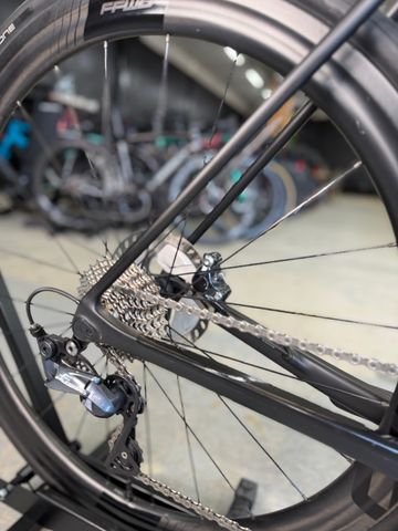Canyon Ultimate CF SL Disc 8.0 2020 2020 Road & Gravel usato, Nero — immagine 8 di 21