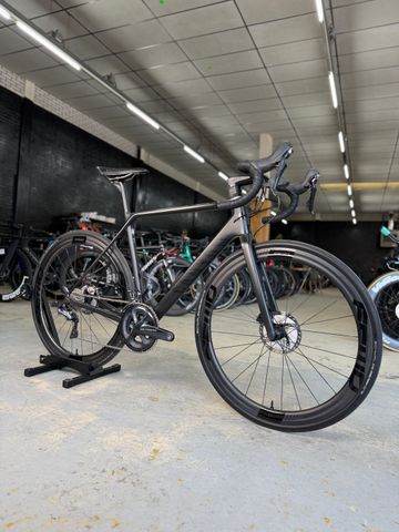 Canyon Ultimate CF SL Disc 8.0 2020 2020 Road & Gravel usato, Nero — immagine 2 di 21