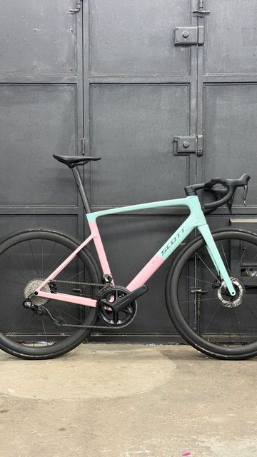Used Scott Addict RC 10 2026 2026 Road & Gravel