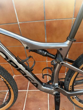 Orbea OIZ M30 2022 2022 Mountainbike usato, Grigio chiaro — immagine 2 di 6