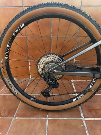 Orbea OIZ M30 2022 2022 Mountainbike usato, Grigio chiaro — immagine 3 di 6