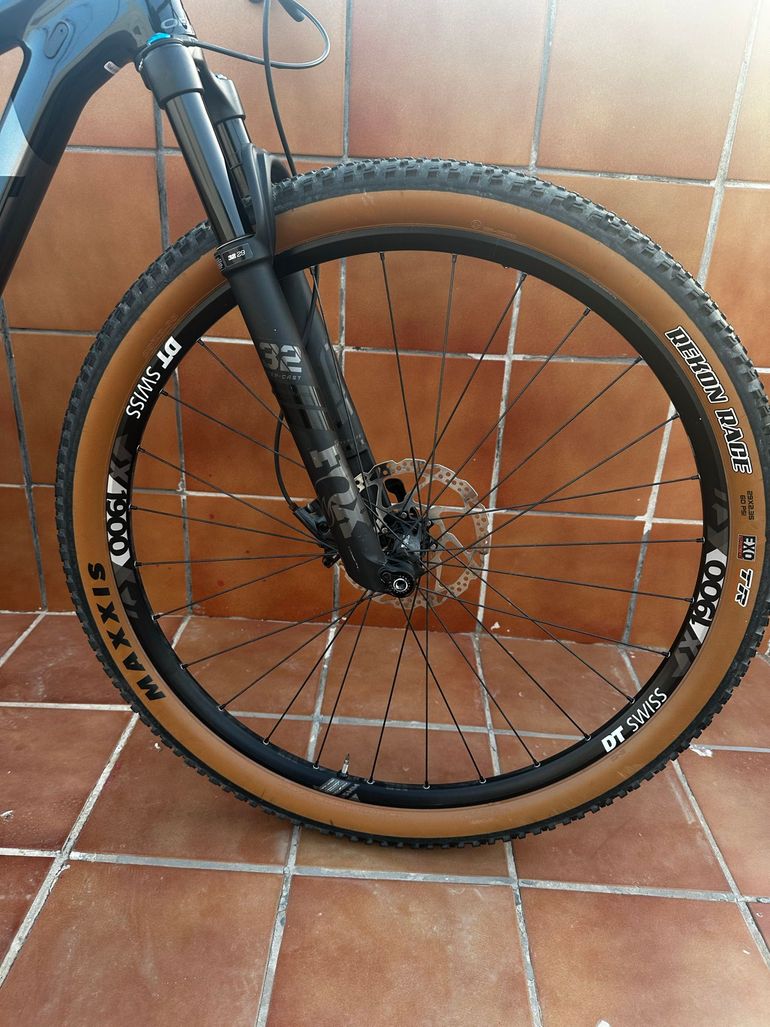 Orbea OIZ M30 2022 2022 Mountainbike usato, Grigio chiaro — immagine 5 di 6