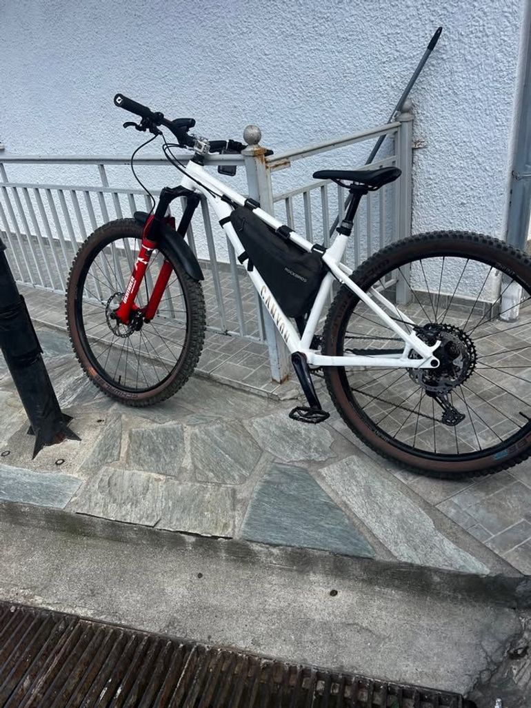Used Canyon Stoic 2 2022 2022 Mountainbike, White, 27.5, 29 — image 3 of 9