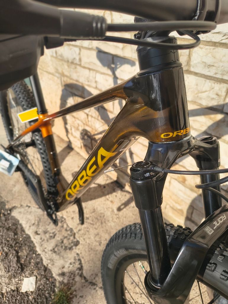 Used Orbea Alma Shimano Deore 2027 Mountainbike, Black — image 7 of 9