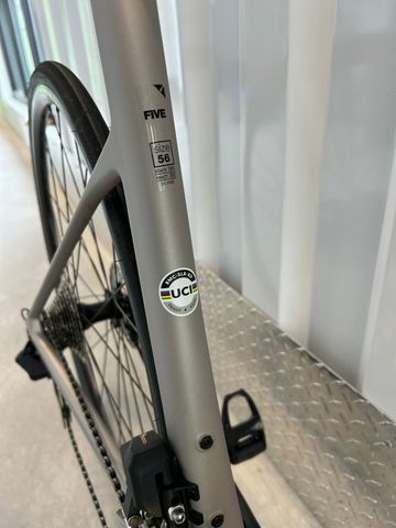 Used BMC Teammachine SLR FIVE 2023 2023 Road & Gravel, Light Gray — image 9 of 12