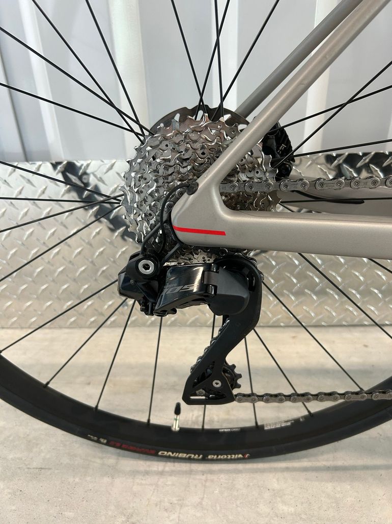 Used BMC Teammachine SLR FIVE 2023 2023 Road & Gravel, Light Gray — image 7 of 12