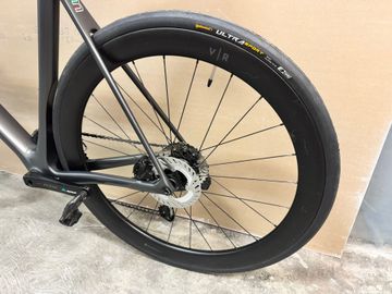Basso Venta Shimano 105 Di2 2023 Road & Gravel de segunda mano, Gris claro — imagen 4 de 14