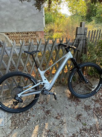 Tweedehands Scott Genius 940 2025 2025 Mountainbike — afbeelding 1 van 8