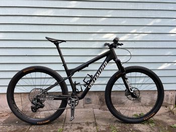 Specialized Epic World Cup Expert - SRAM GX AXS, RockShox Select+ 2025 2025 MTB d'occasion