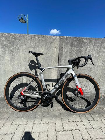 Gebrauchtes Trek Madone SL 7 Gen 8 2025 2025 Road & Gravel, Hellgrau — Bild 1 von 8