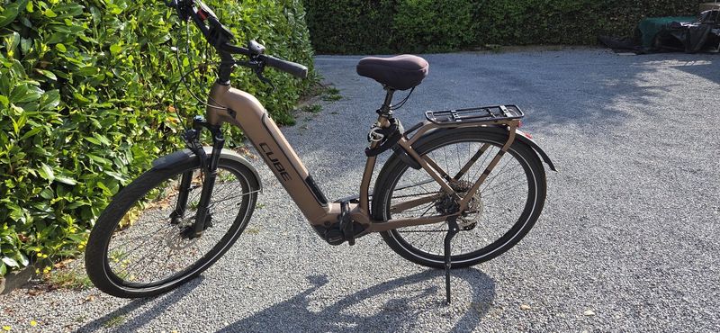 Używany CUBE TOURING HYBRID EXC 625 2021 2021 Urban & Touring